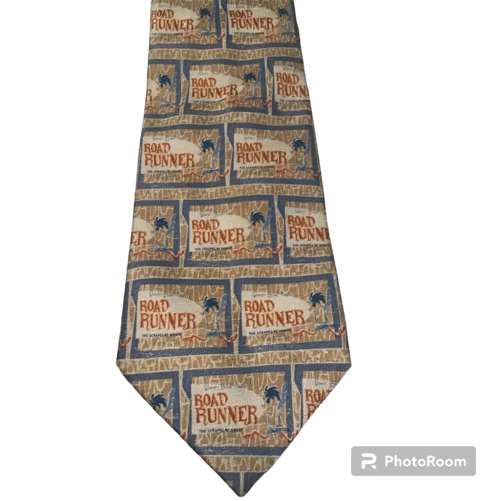Looney Tunes 100% Silk Road Runner The Scrapes of Wrath‎ Neutral Colors Tie